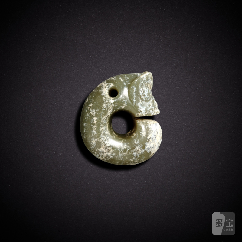 A celadon jade pig-dragon, Neolithic period, Hongshan culture | 新石器時代 紅山文化 青玉豬龍